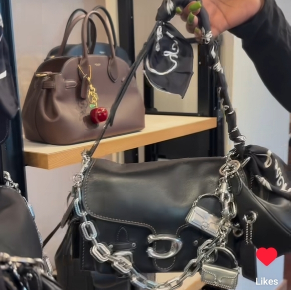 Meet your posher! - Picture 6 of 8